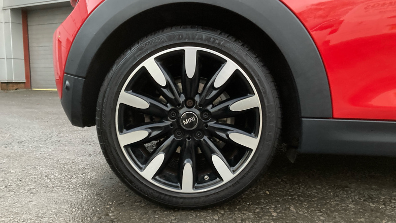 MINI Hatchback 1.5 Cooper Exclusive II 3dr Petrol Hatchback